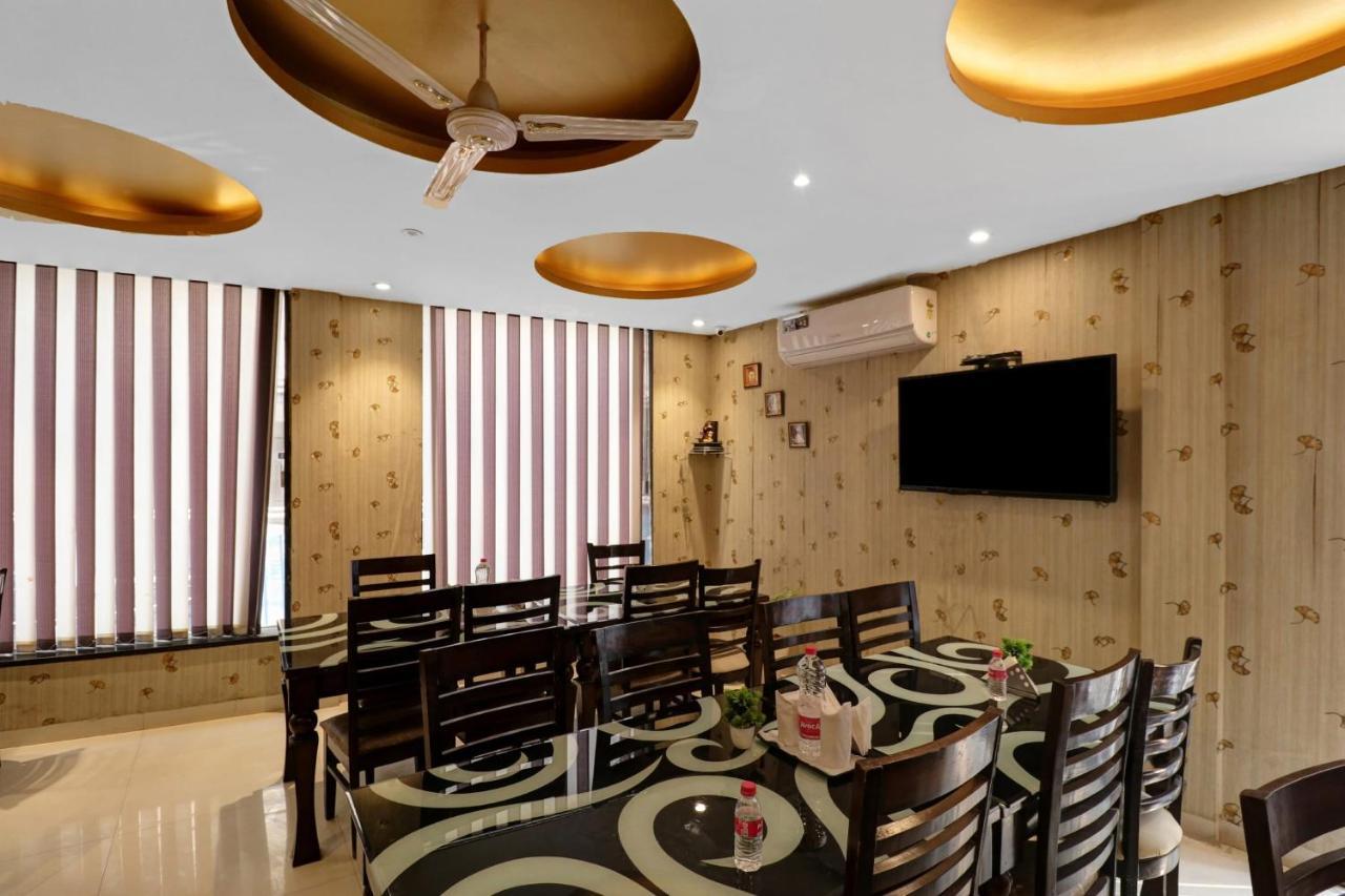 Oyo 23368 Boutique Hotel Paragon New Delhi Ngoại thất bức ảnh