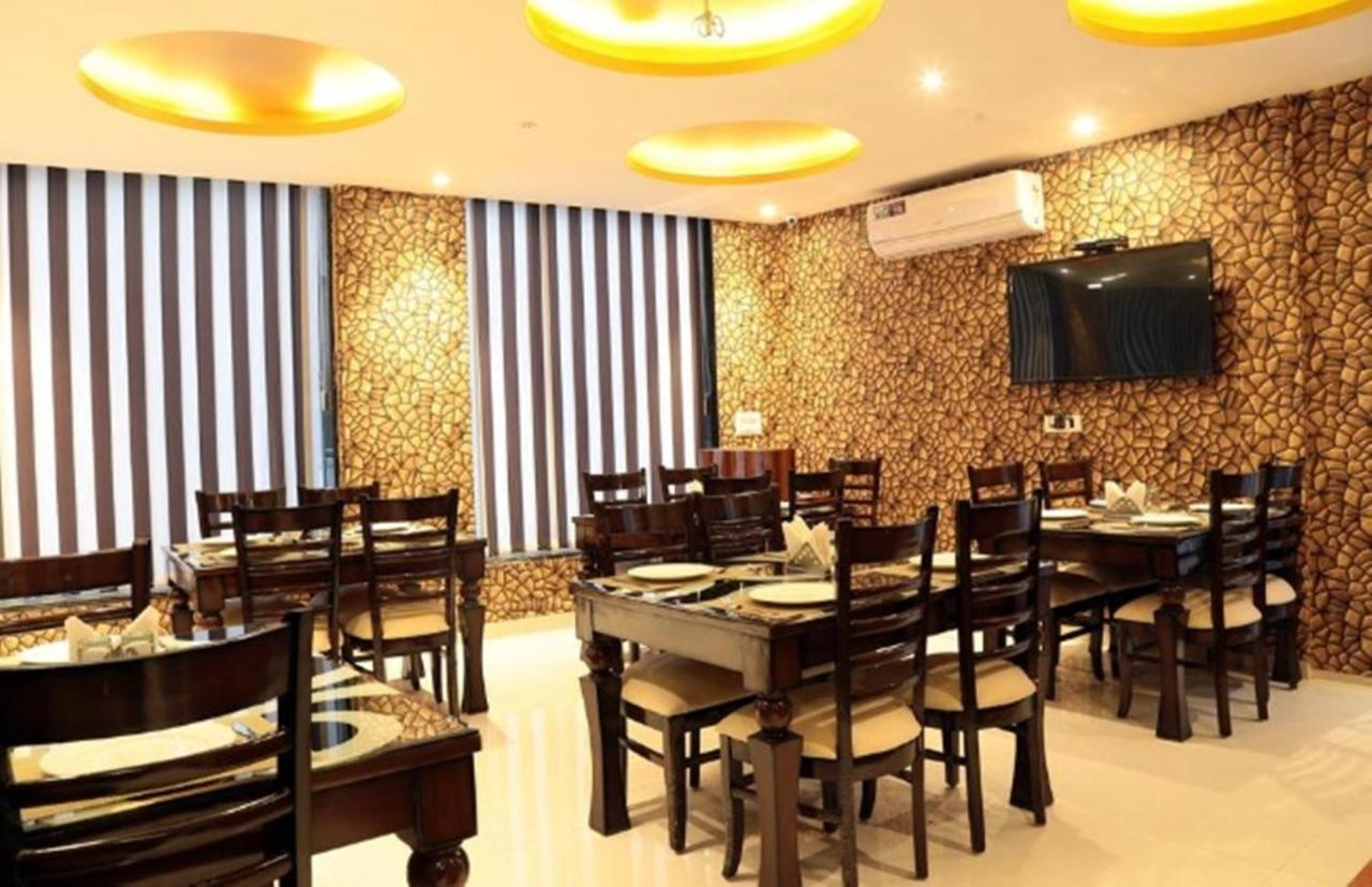 Oyo 23368 Boutique Hotel Paragon New Delhi Ngoại thất bức ảnh